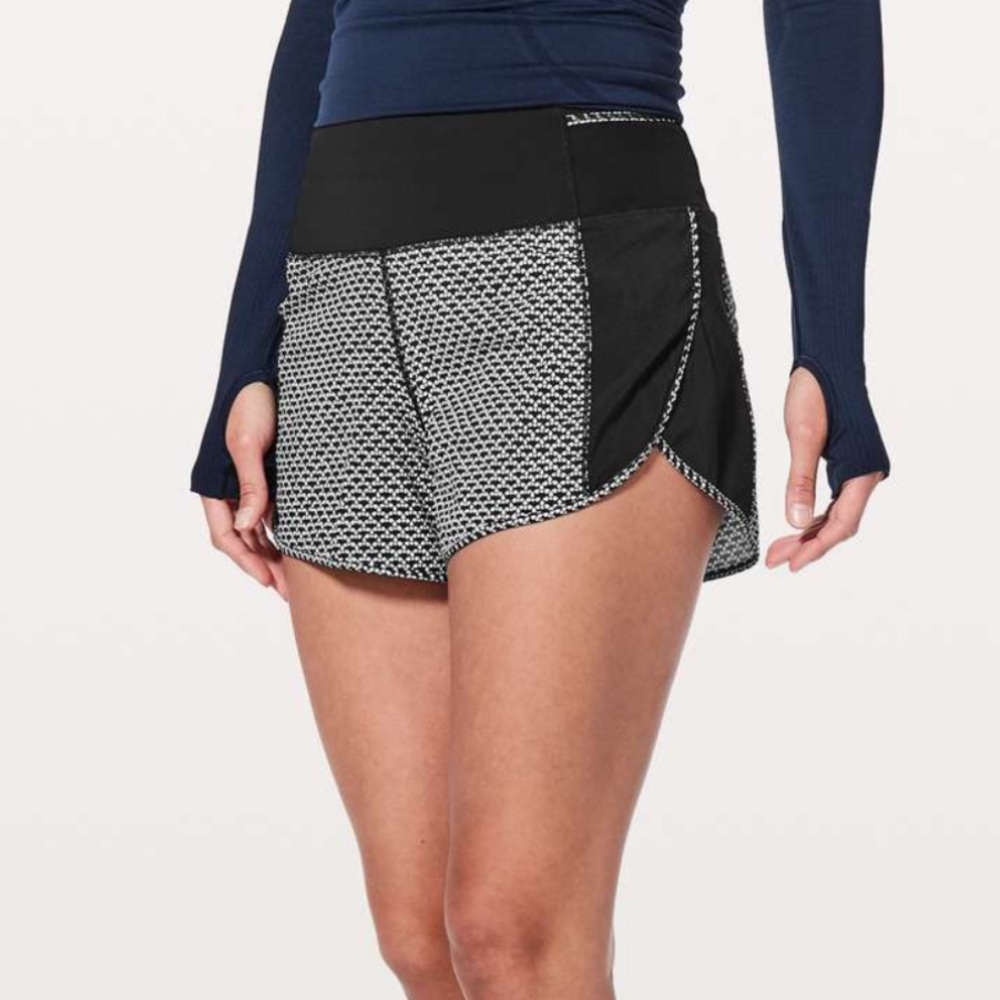 Lululemon Real Quick Short Perforated 3.5"